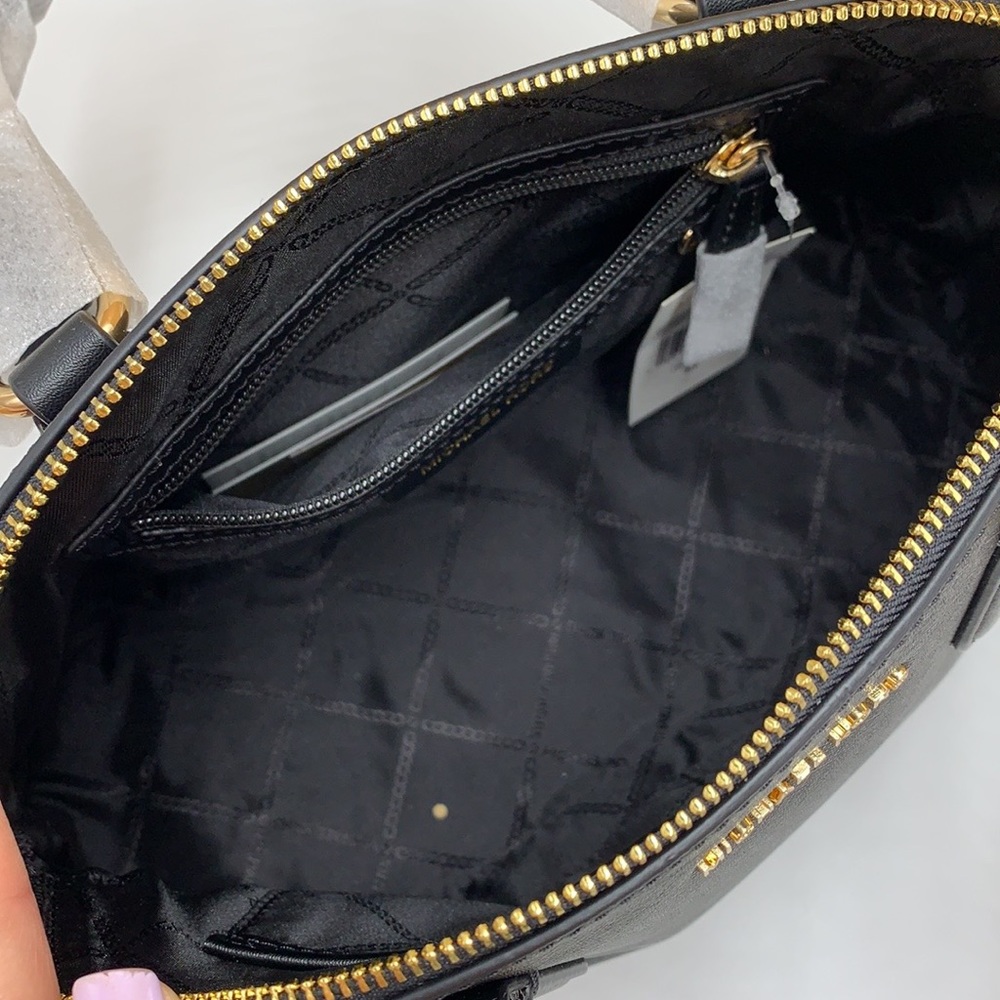 MICHAEL KORS
(NWT
Veronica Medium Saffiano Leather Dome
Satchel BLACK COLOR - Picture 10 of 15